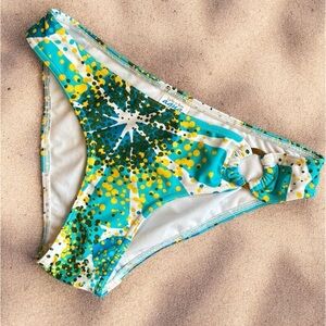 LA VIE EN ROSE💫Women’s Aqua/Yellow Printed Bikini Bottoms with Ring